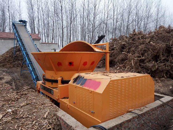 廣東佛山樹墩破碎機(jī)現(xiàn)場